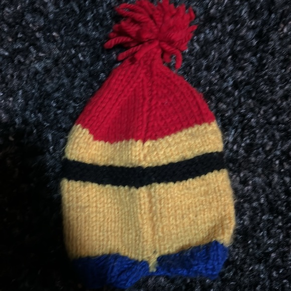 Minions Knitted Toque - Picture 2 of 3